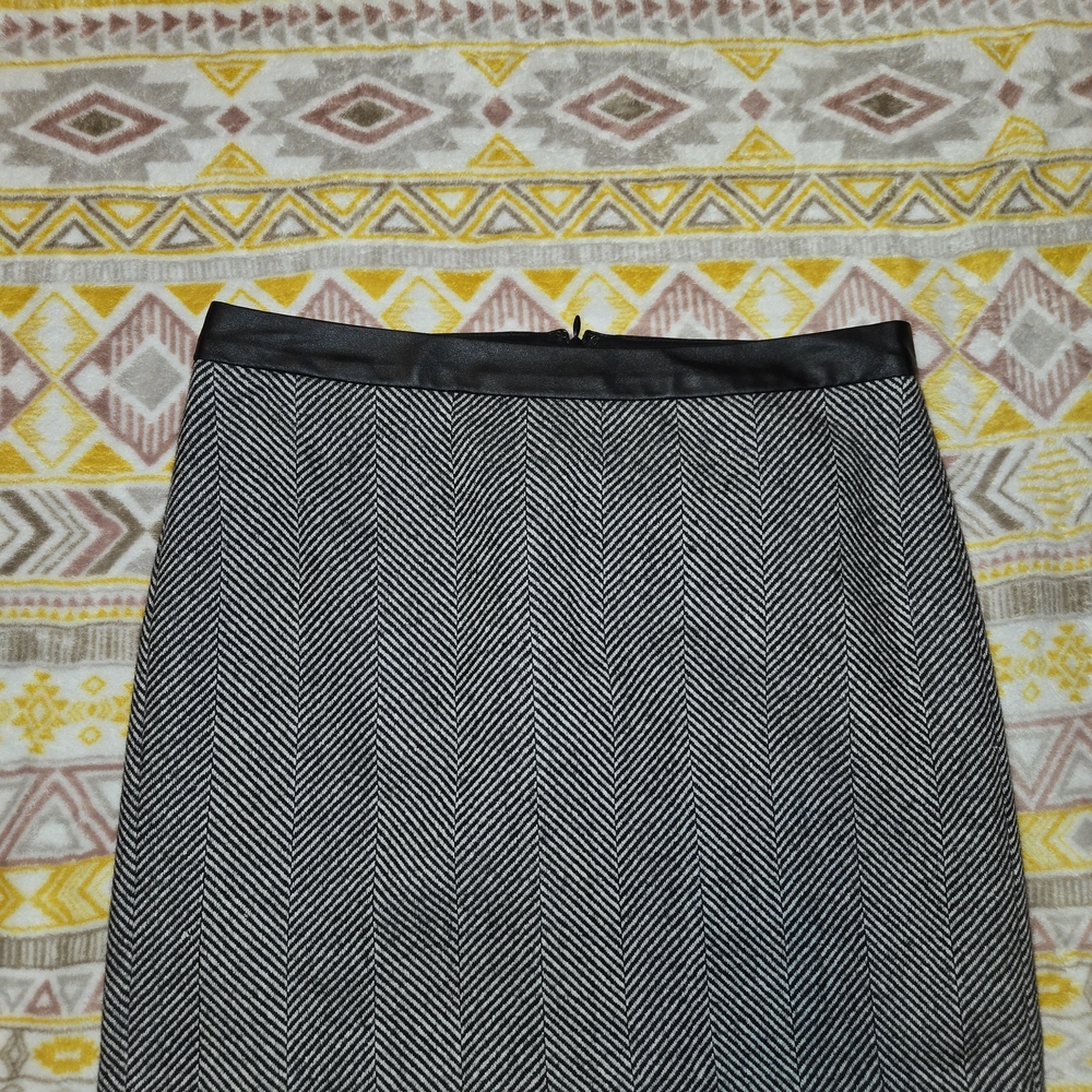 Vintage Banana Republic Black and White Pencil Skirt